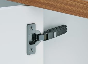 Soft close hinge